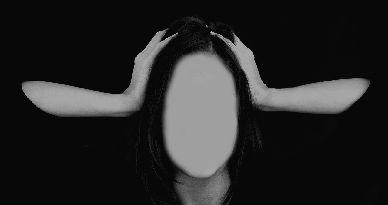 《人吓人》影视解说，如何理解其深层含义？解读经典港片魅力