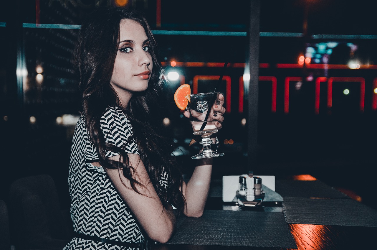 《狂情》影视解说, 影视分析技巧, 如何提升观影体验? 《狂情》影视解说, 影视分析技巧, 如何提升观影体验?