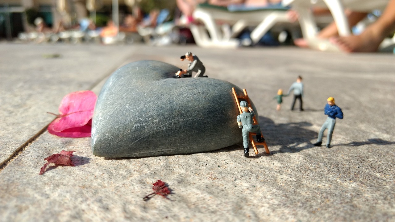 《玩偶游戏》影评:情感深度探索,现实与梦想的碰撞 《玩偶游戏》影评:情感深度探索,现实与梦想的碰撞