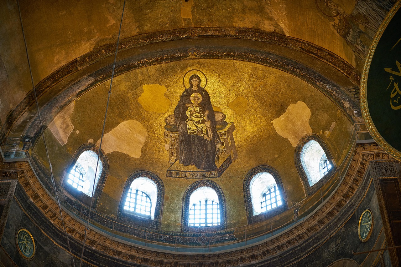 《十月围城》影评:情感深度与历史背景的融合,你感受到了吗? 《十月围城》影评:情感深度与历史背景的融合,你感受到了吗?