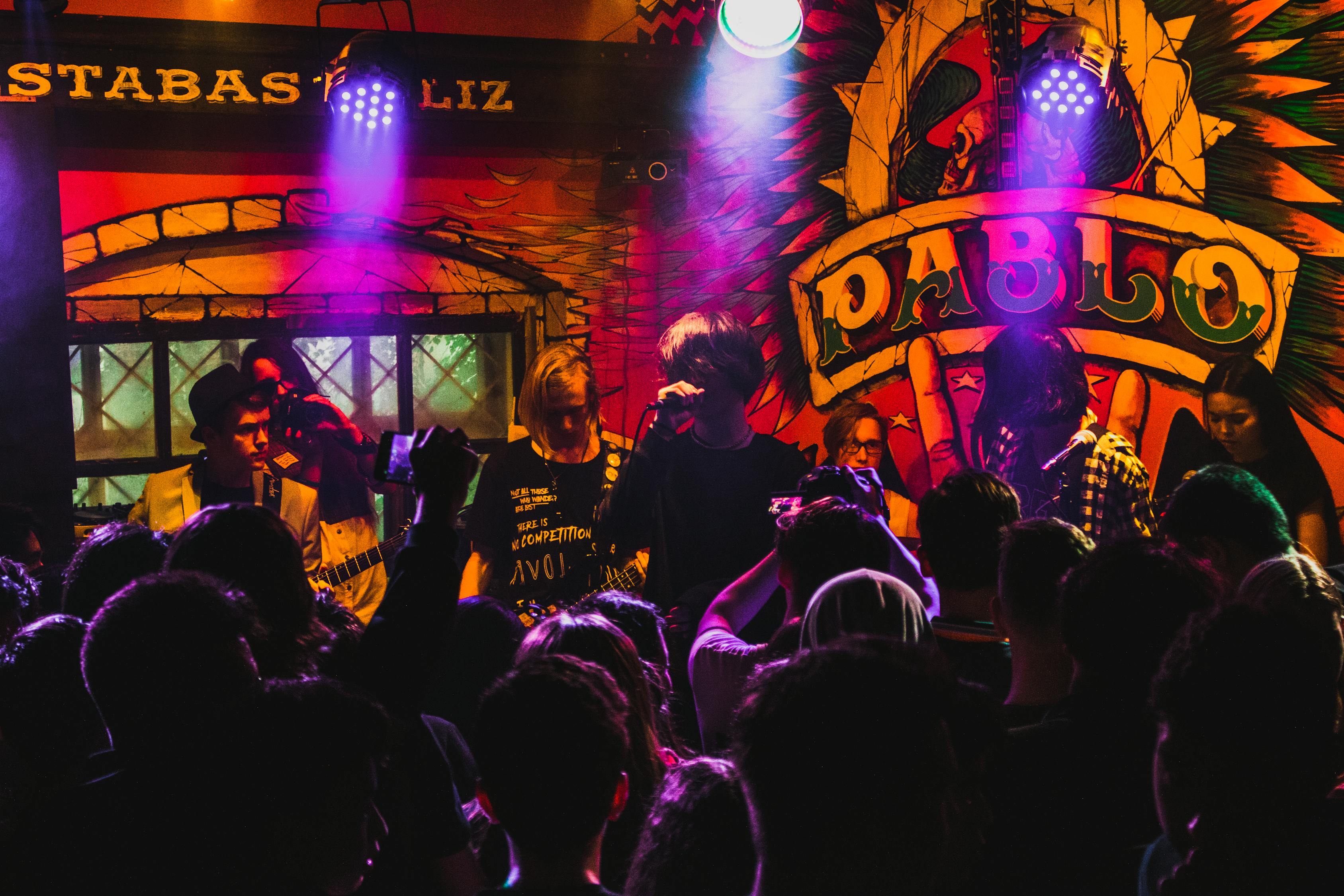 《新家法》影评:电影的艺术魅力探讨,观众评价如何? 《新家法》影评:电影的艺术魅力探讨,观众评价如何?