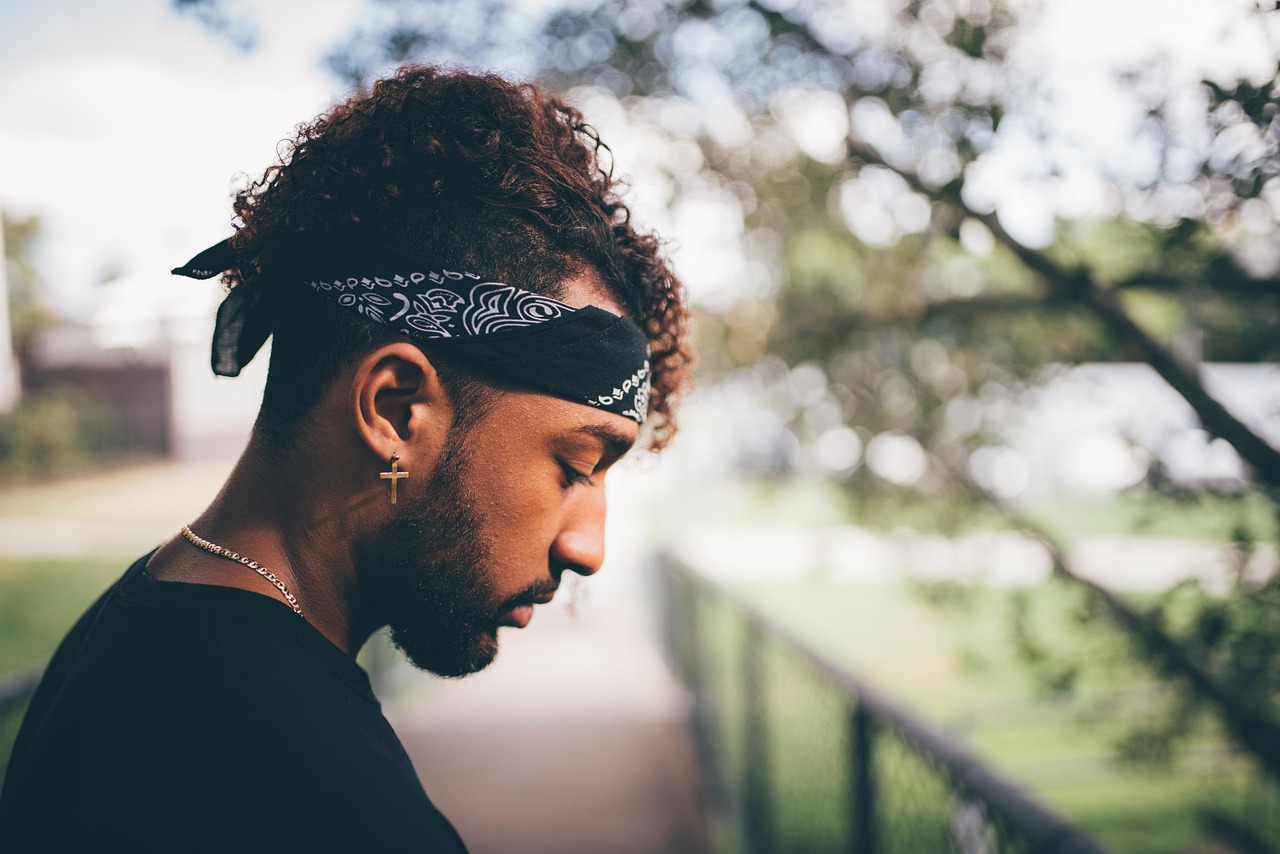 《香港制造》影评:如何理解这部电影的深层含义,它对香港社会的影响是什么? 《香港制造》影评:如何理解这部电影的深层含义,它对香港社会的影响是什么?