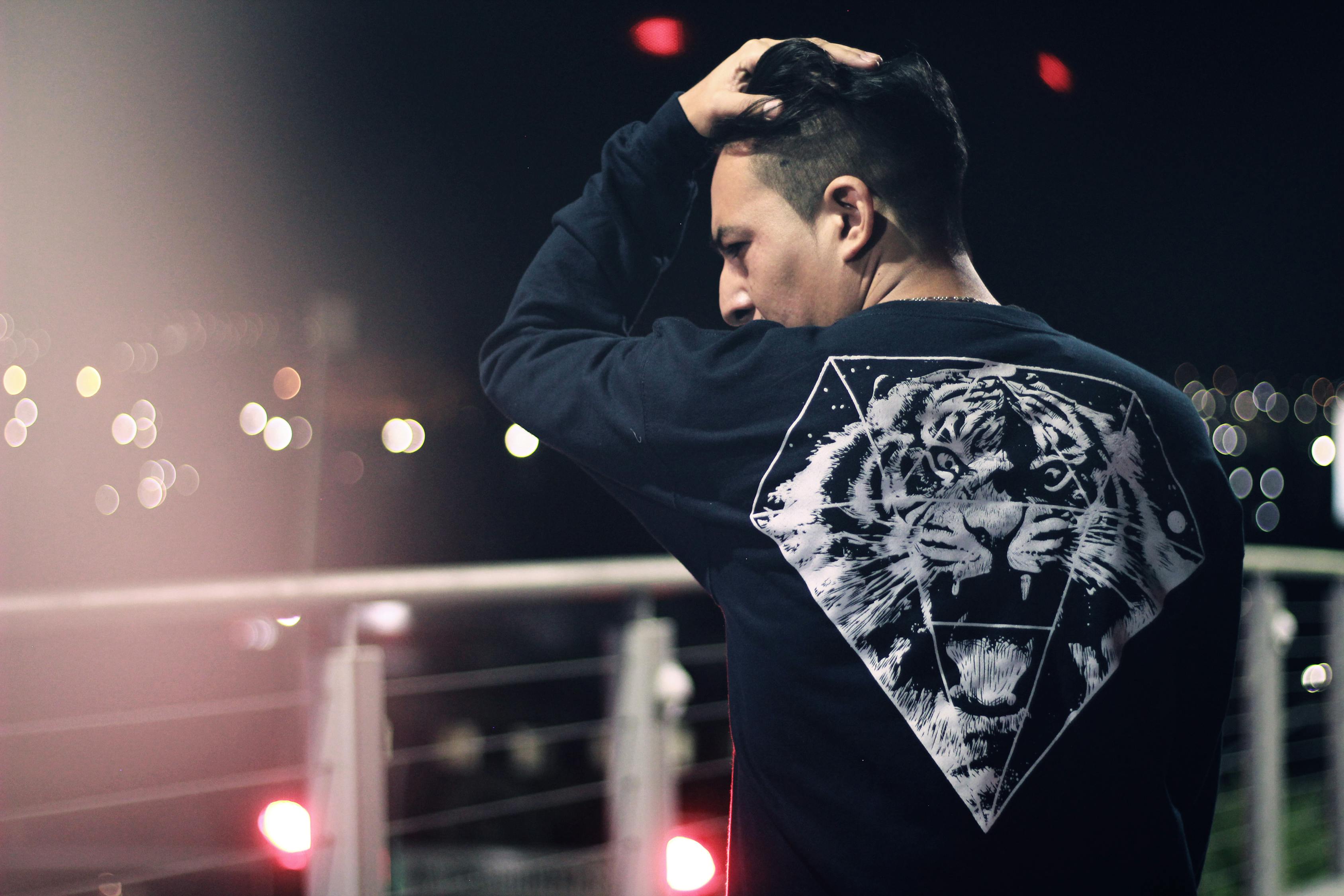 《无间道》影评:剧情深度解析,角色演技评价,经典场景回顾? 《无间道》影评:剧情深度解析,角色演技评价,经典场景回顾?